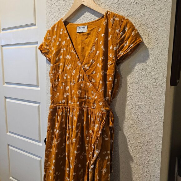 Old Navy Faux Wrap Midi Dress - Picture 3 of 6